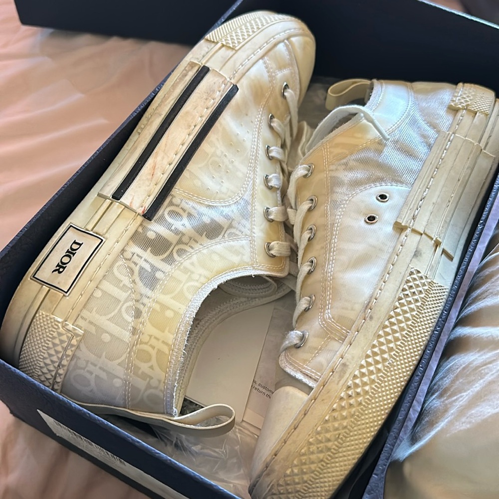 -Dior Sneakers Authentic